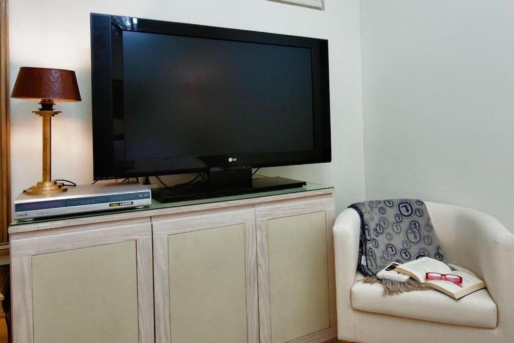 Acropolis Luxury House Apartment เอเธนส์ ภายนอก รูปภาพ